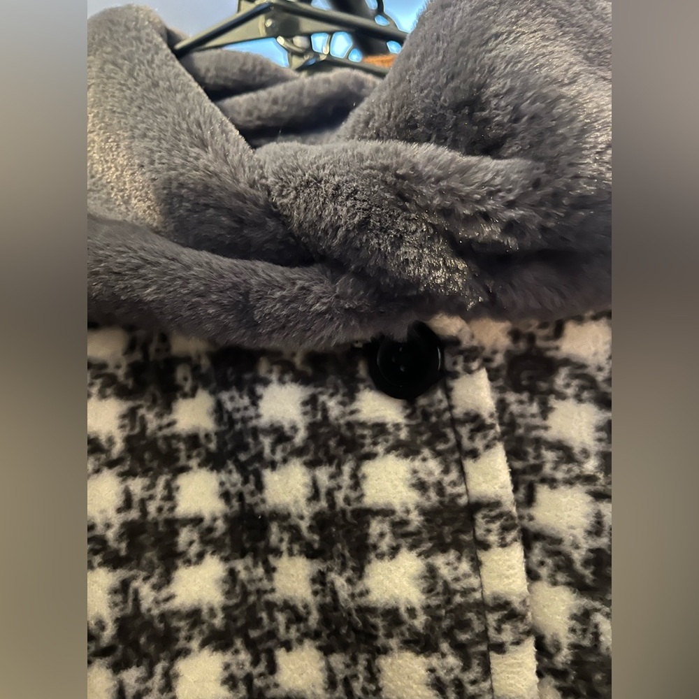 Stylish Black and White Women's Coat - Picture 11 of 12